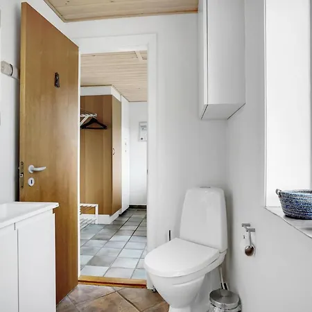 Schönes Haus In Mit Hallenbad Ferienhaus